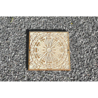 Putdeksel Rococostijl. 4 stuks 1:45