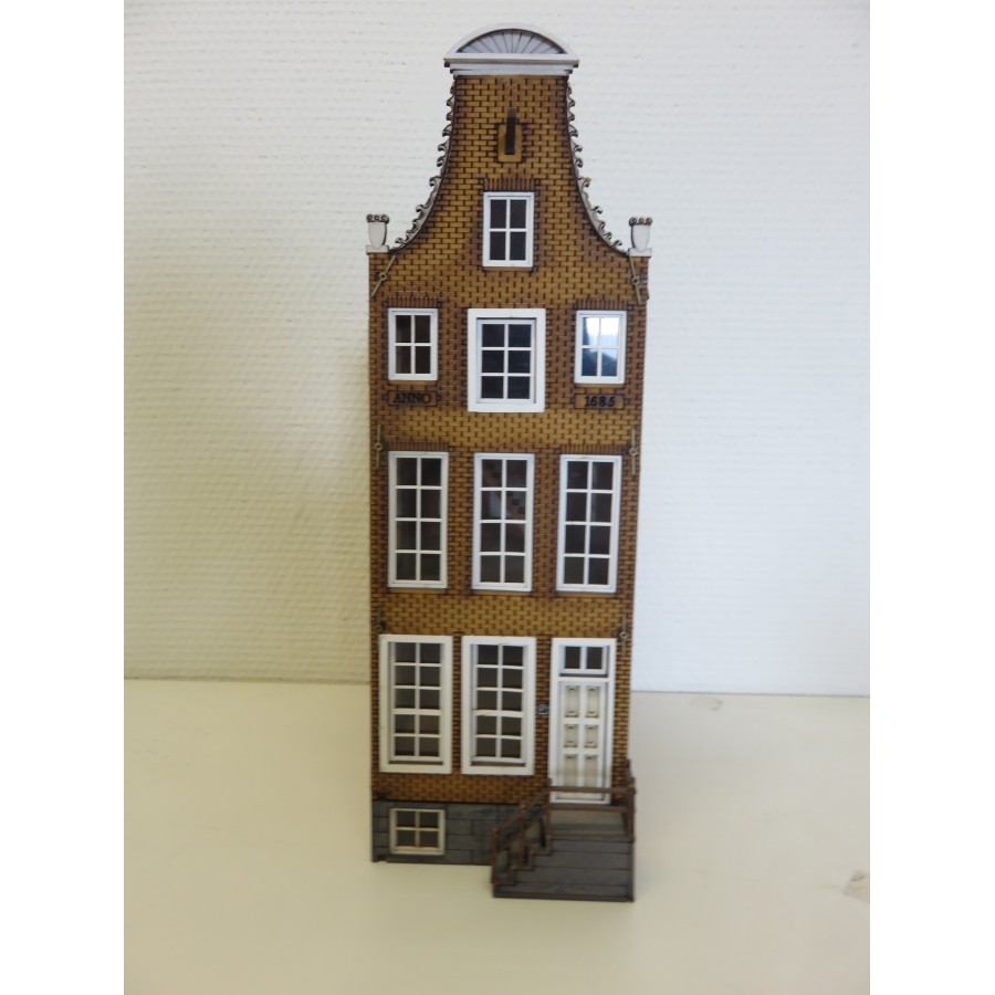 32 Facade Oudezijds voorburgwal