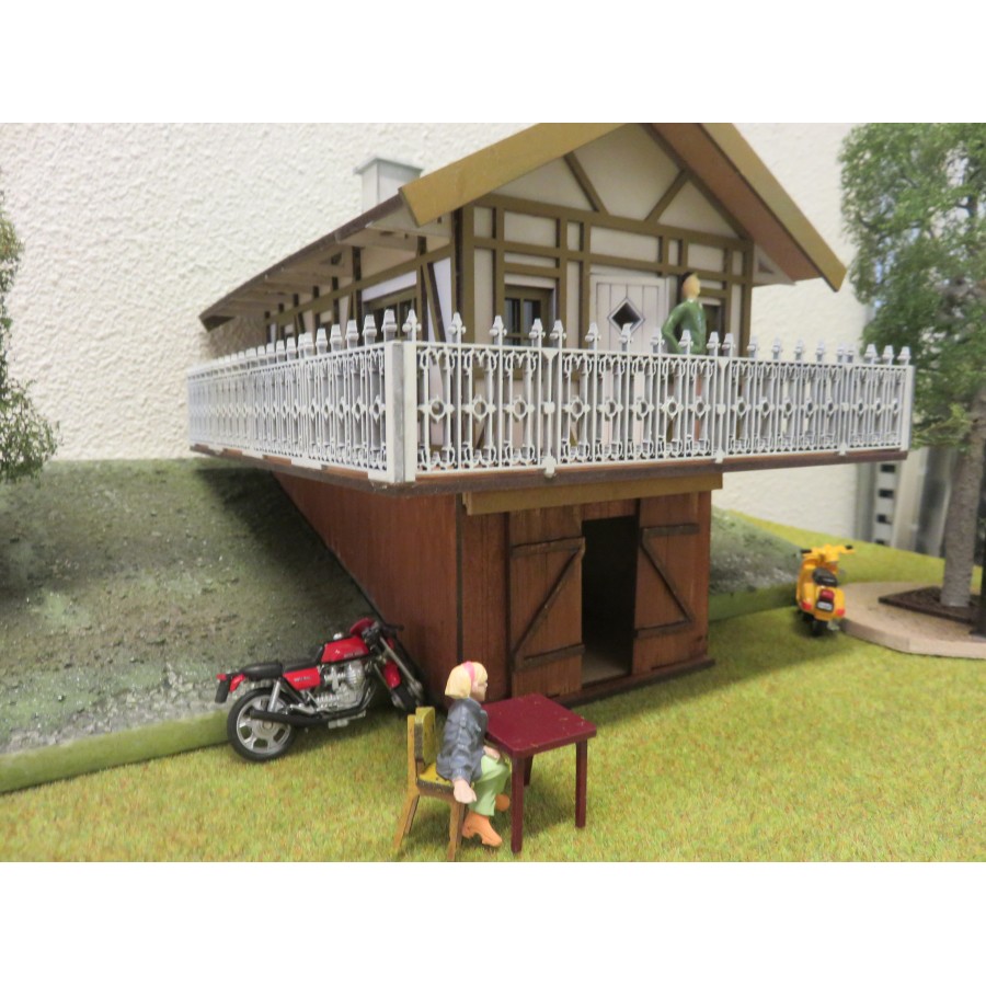 Zwitsers berghuisje 1:32